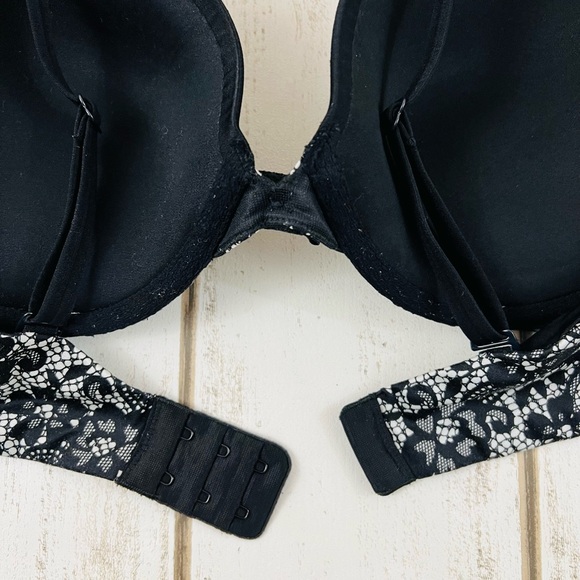 34D Victoria’s Secret Very Sexy Push Up Bra - Picture 7 of 8